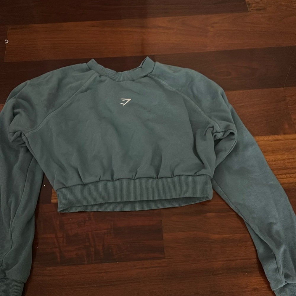gymshark cropped training sweatshirt